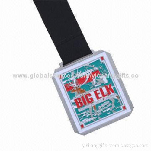 Medal with Lanyard, Custom Medals with Ribbon Drapes, Customized Designs are Welcome